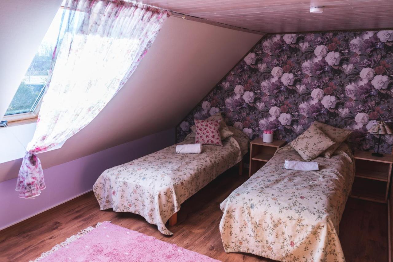 Tiiupesa Guest House Hellamaa  Kültér fotó